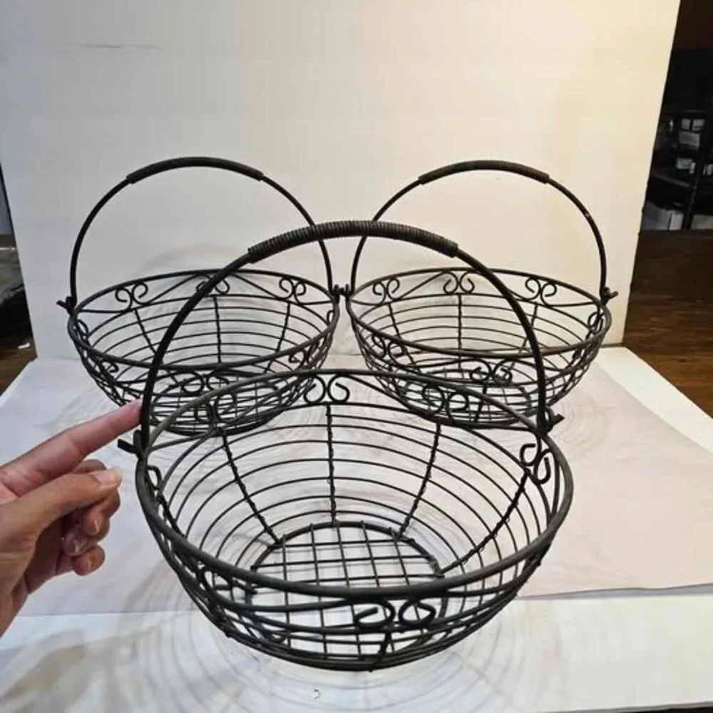 3 Metal garden Baskets with handles